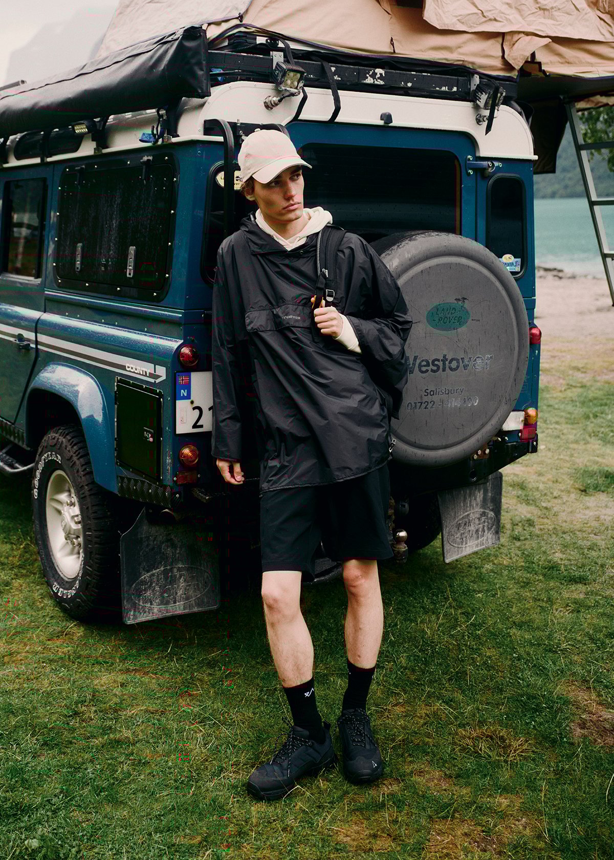 Twentyfour & Poncho U Sort