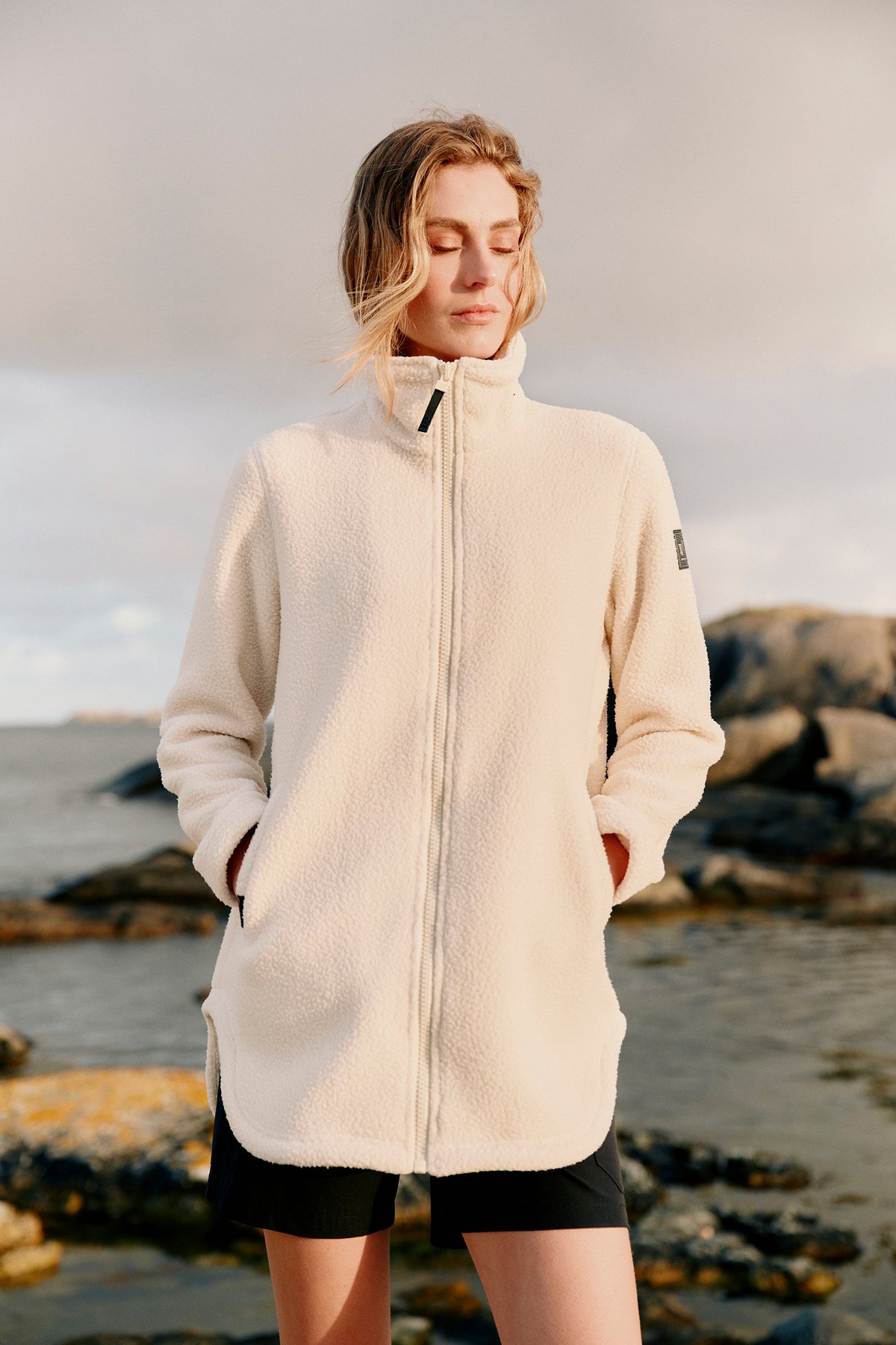 Twentyfour Mode Pile Jakke D Gråhvit