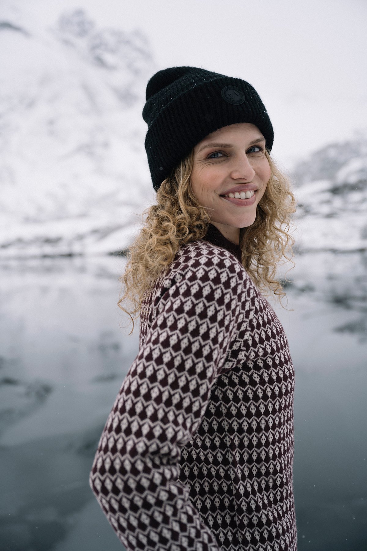 Twentyfour Aurora Ullgenser D M Burgunder