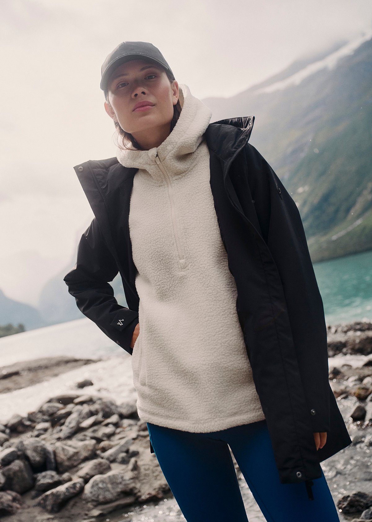 Twentyfour Mode Pile Hood HZ D Gråhvit