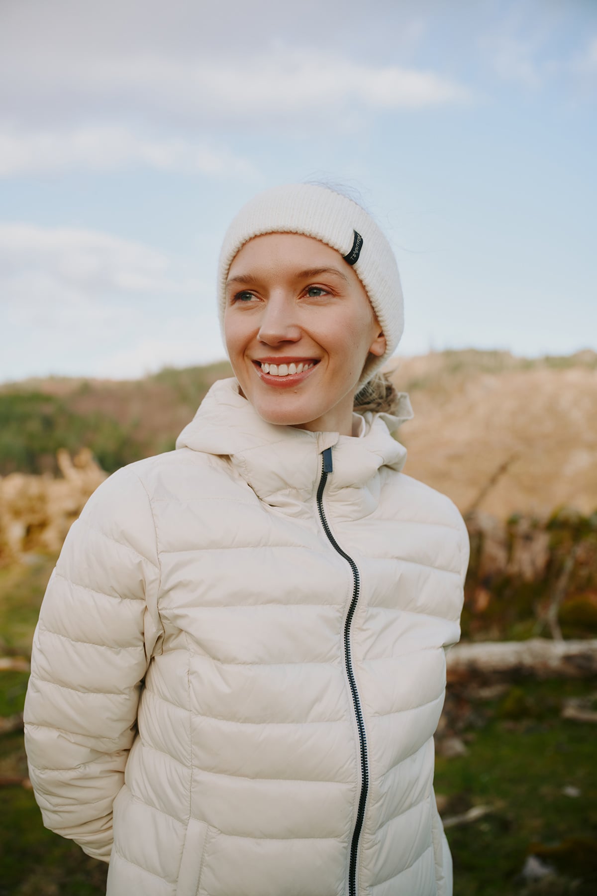 Twentyfour Aurora Aya Pannebånd Gråhvit