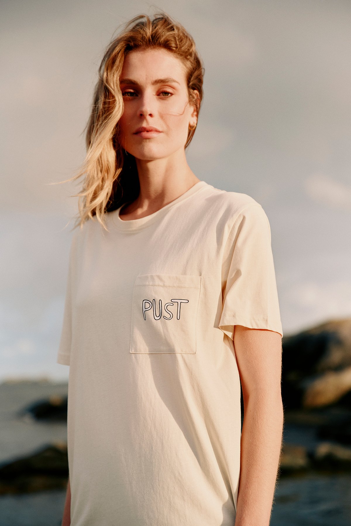 Twentyfour Mode X Frida Tee U Gråhvit