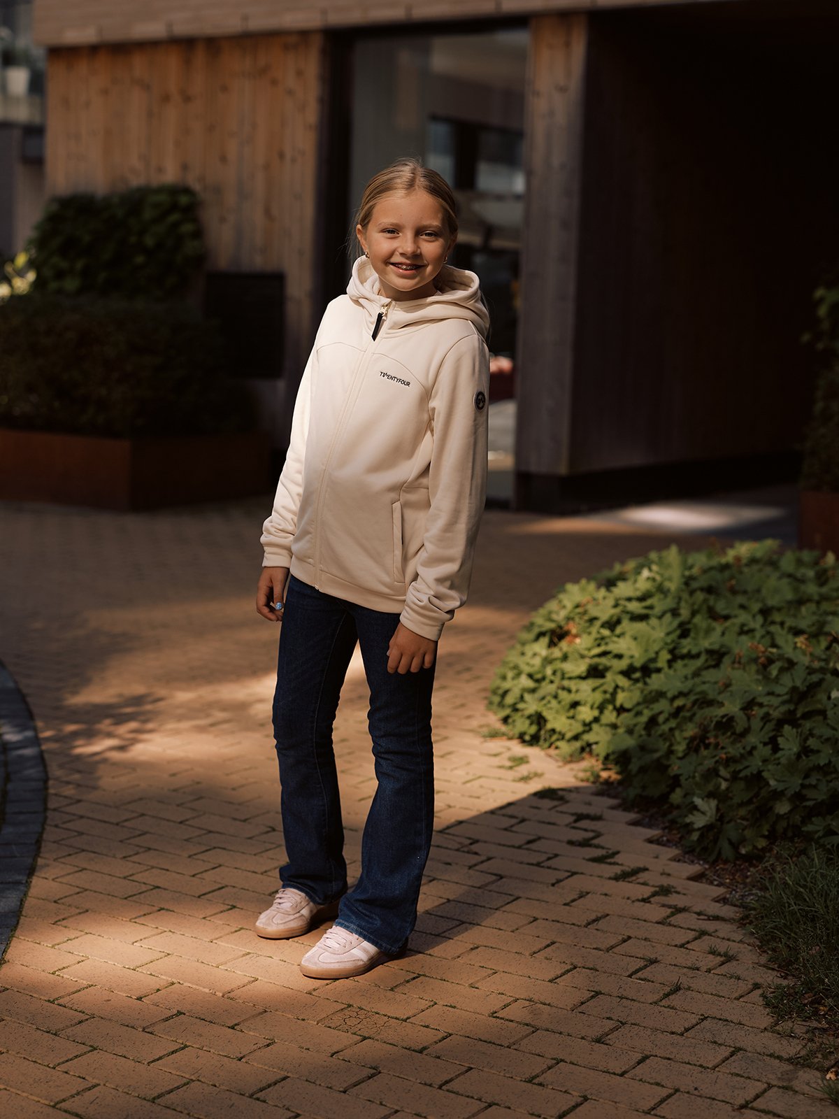 Twentyfour Venture Air Hoodie JR Gråhvit