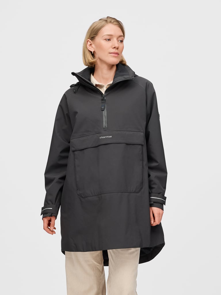 Twentyfour Mode Insulation Poncho D - Sort | Twentyfour.no