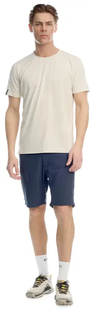 1696894