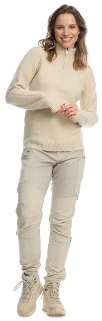 1695898